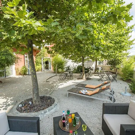 D'etape Des Capucins