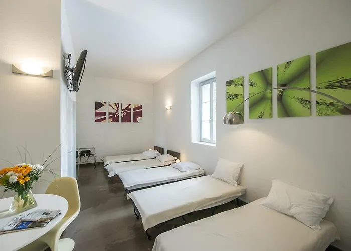 D'etape Des Capucins *