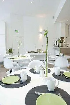 D'etape Des Capucins *