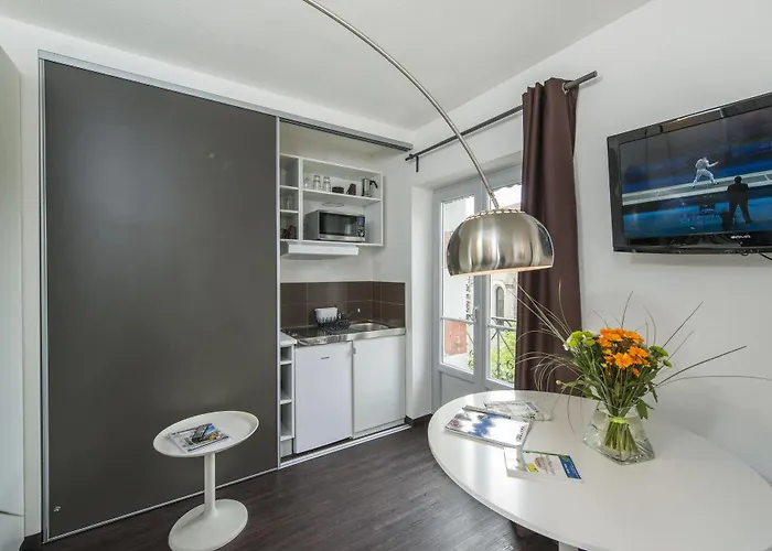 D'etape Des Capucins